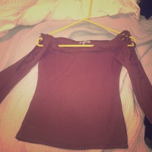 Off the shoulders longsleeve shirt !